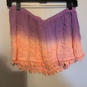 NWOT Tye dye Tobi crop top with lace detail